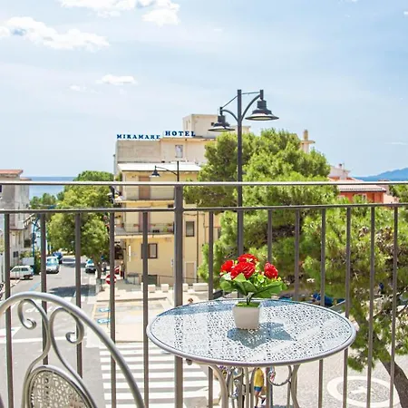 公寓 Casa Dafne, In Centro, A Due Passi Dal Mare, A/c *