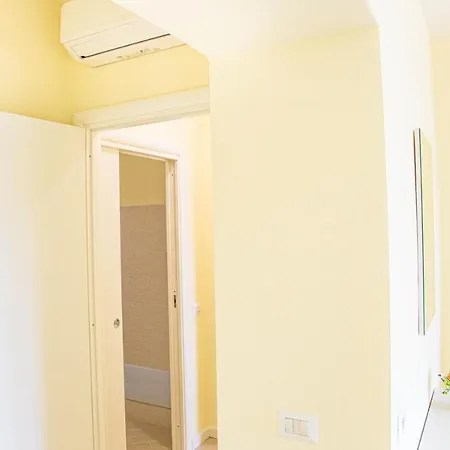 Casa Dafne, In Centro, A Due Passi Dal Mare, A/c * Cala Gonone
